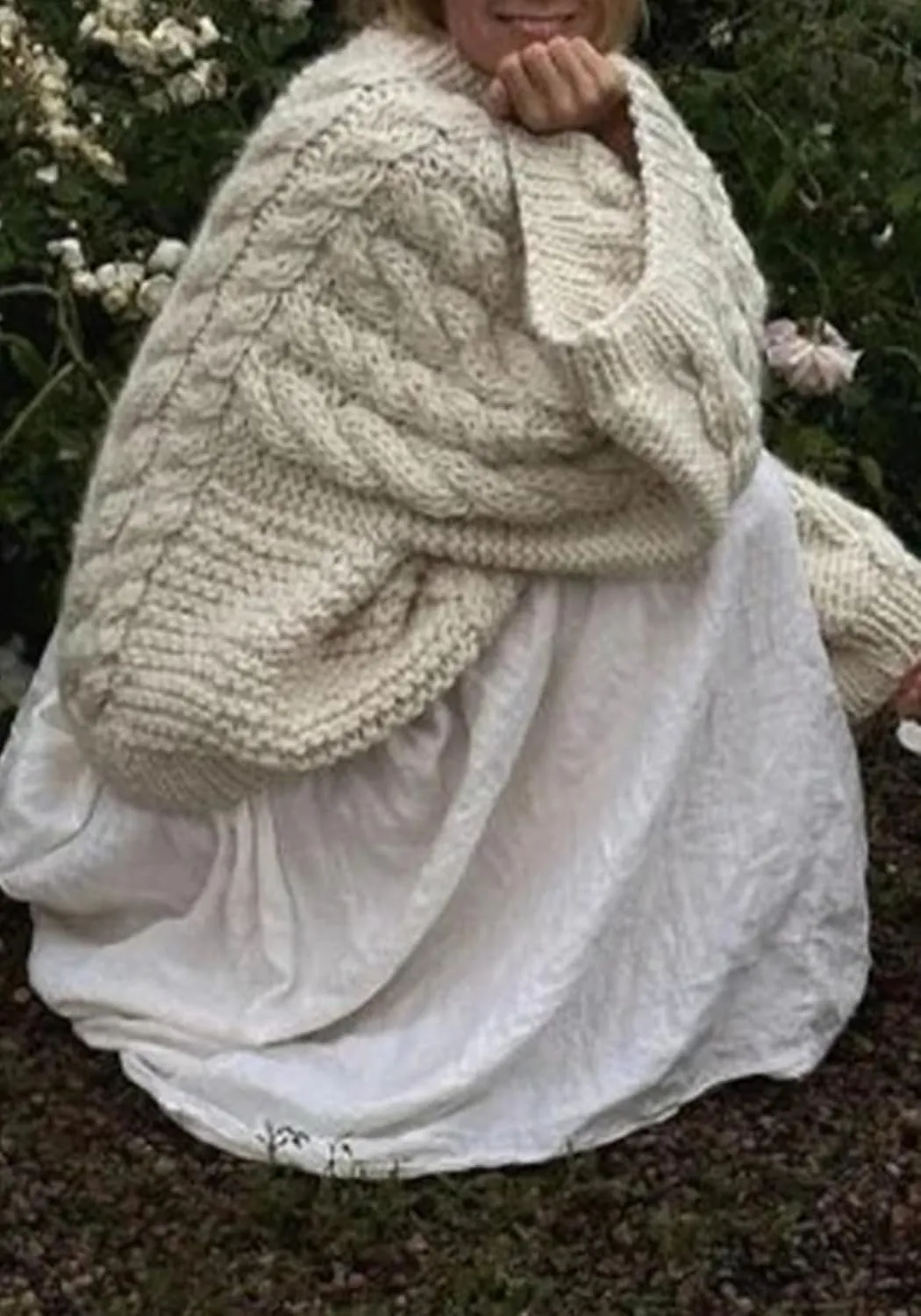 LETSVDO Women's Oversized Cable Knit Sweater Long Sleeve Crewneck Baggy Slouchy Chunky Pullover Sweaters